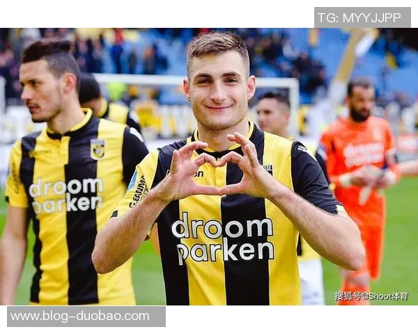 怀特半场表现平平仅得9分3板9助仍需寻找比赛手感提升状态 怀特半场表现平平仅得9分3板9助仍需寻找比赛手感提升状态