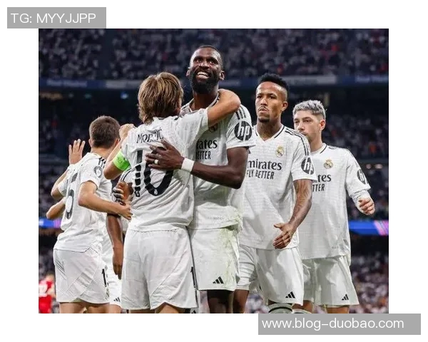 皇马全力备战莱万特吕迪格罗德里戈室内训练米利唐阿诺德积极恢复状态